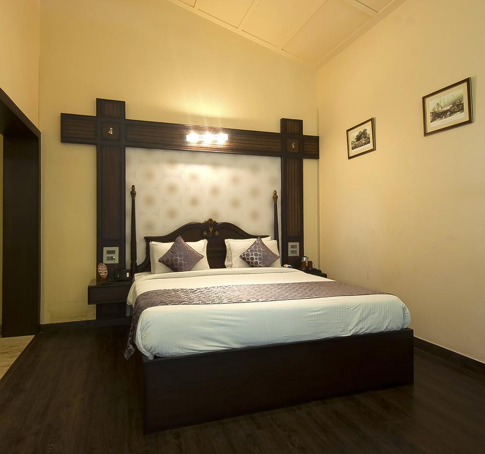 Corbett Wild Iris Spa And Resort Рамнагар Екстериор снимка