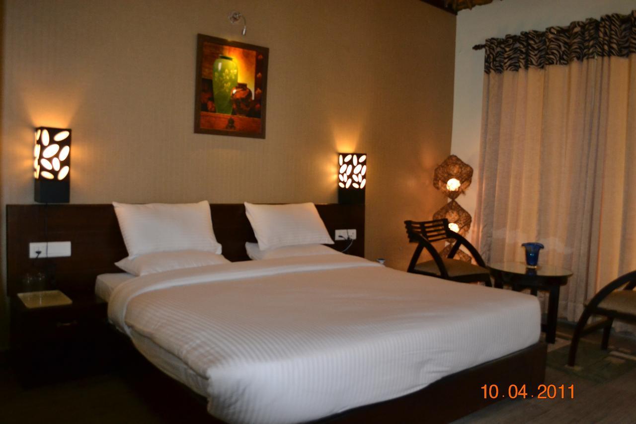 Corbett Wild Iris Spa And Resort Рамнагар Екстериор снимка