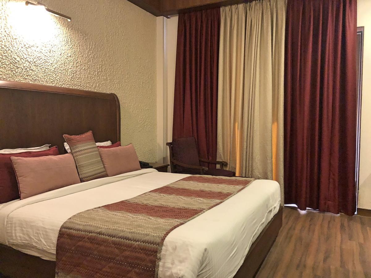 Corbett Wild Iris Spa And Resort Рамнагар Екстериор снимка
