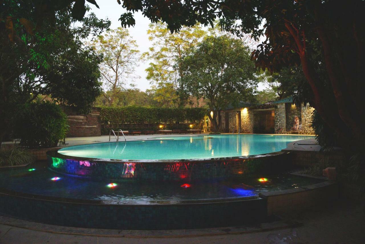 Corbett Wild Iris Spa And Resort Рамнагар Екстериор снимка